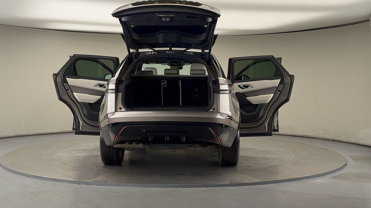 More views of Land Rover Range Rover Velar