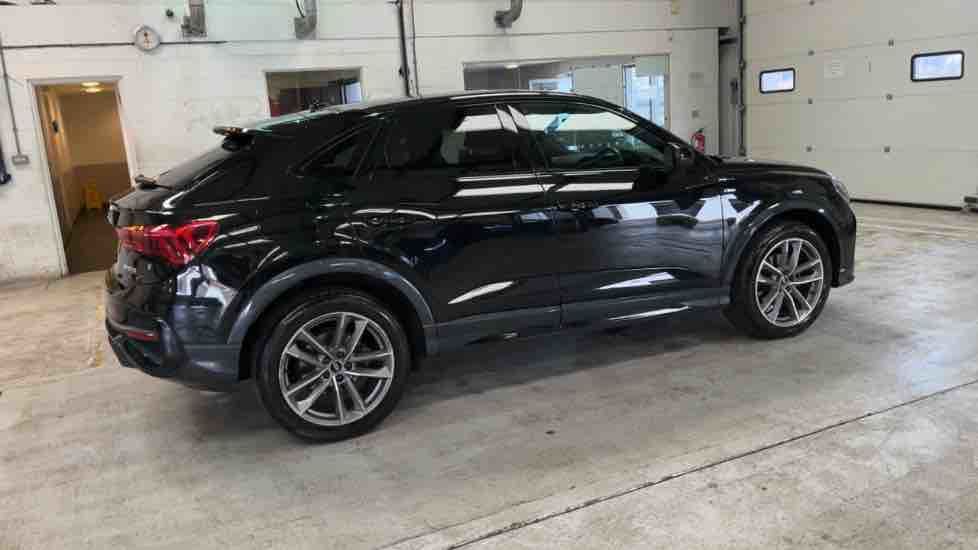 More views of Audi Q3