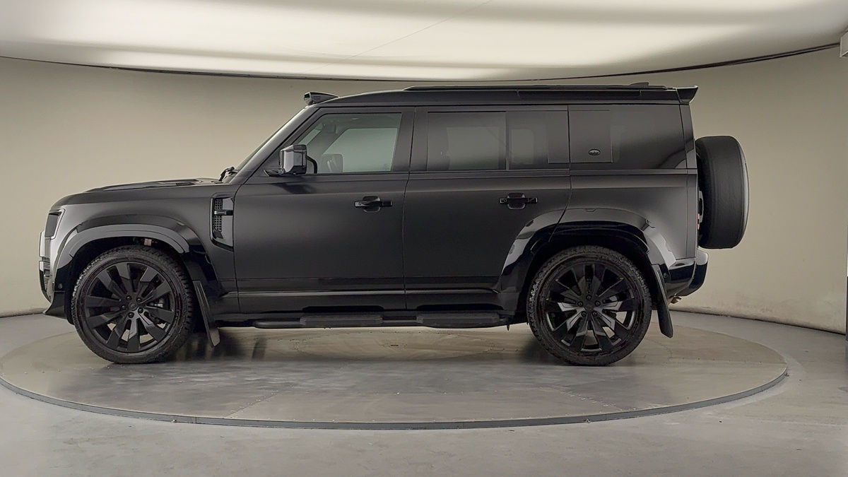 Land Rover Defender 110 Urban Image 15
