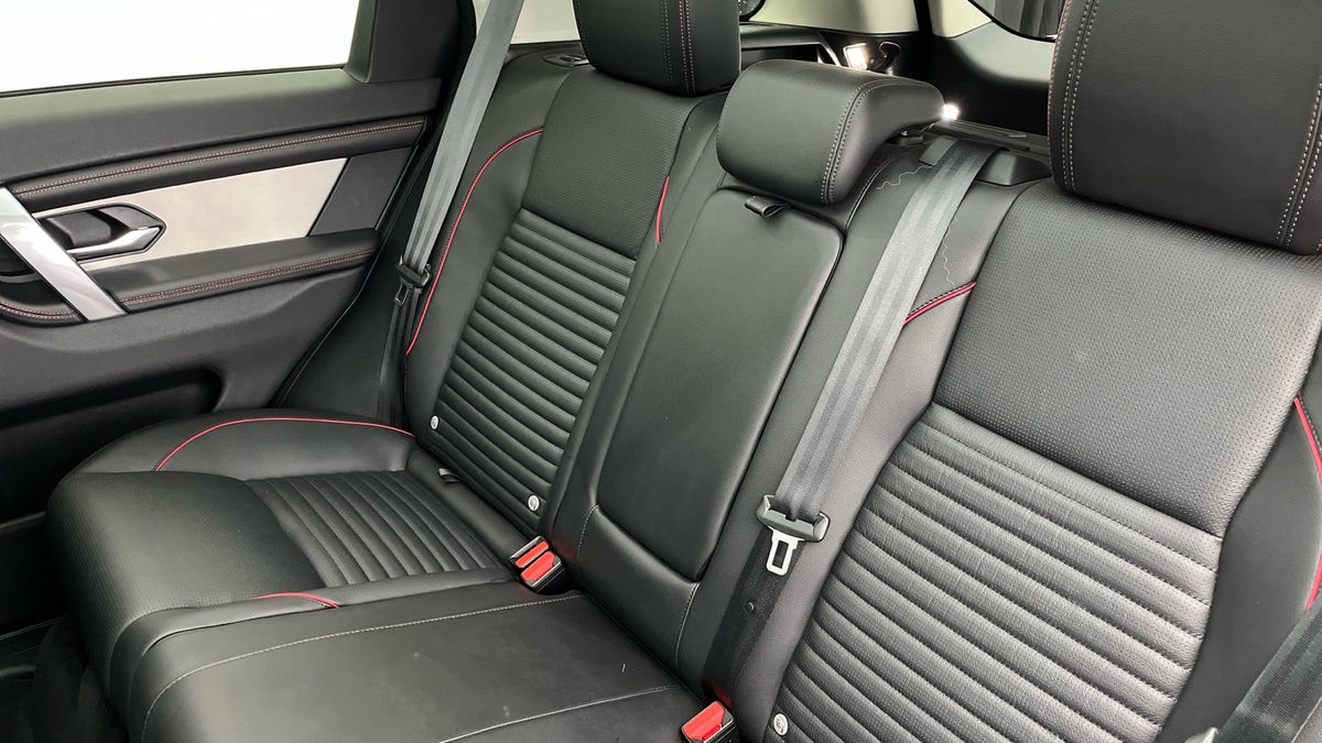 Land Rover Discovery Sport Image 8