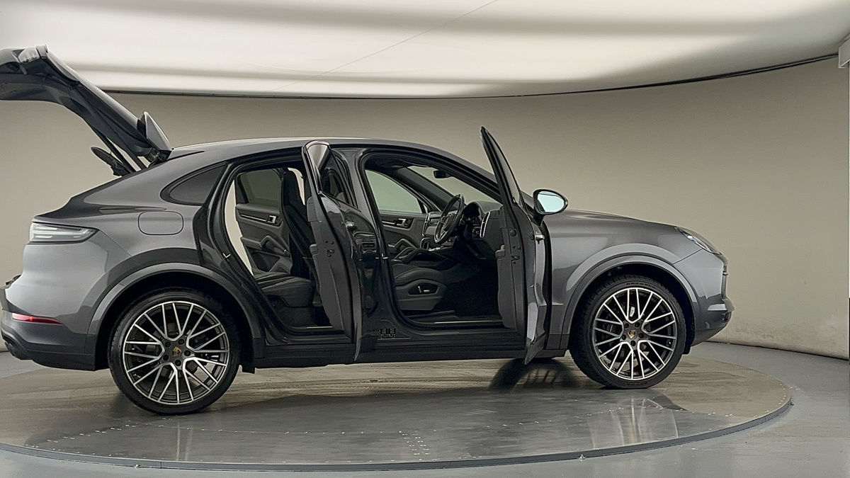 More views of Porsche Cayenne