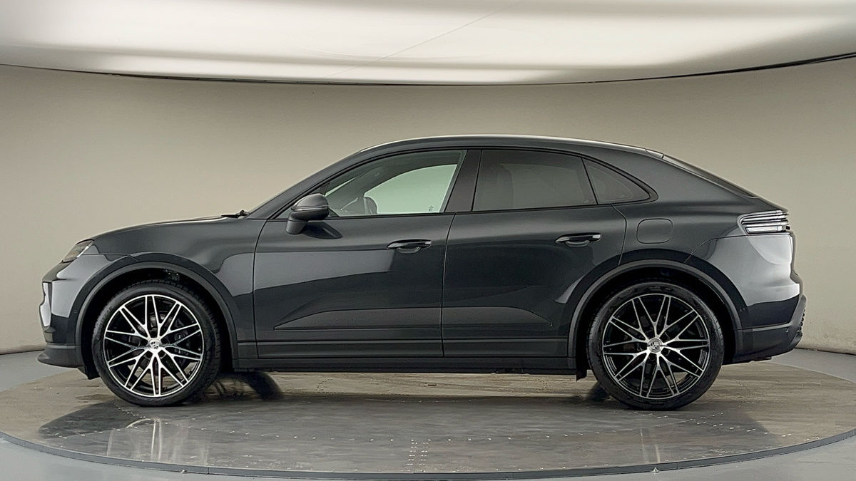 More views of Porsche Macan