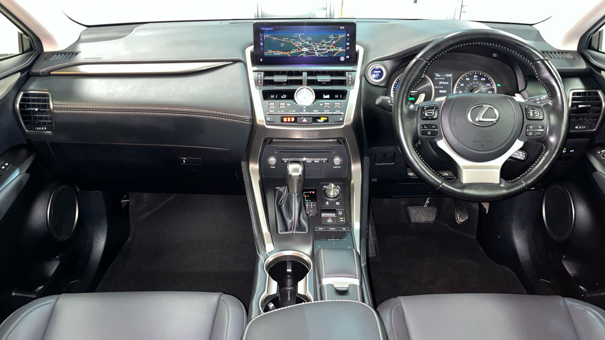 Lexus NX Image 12