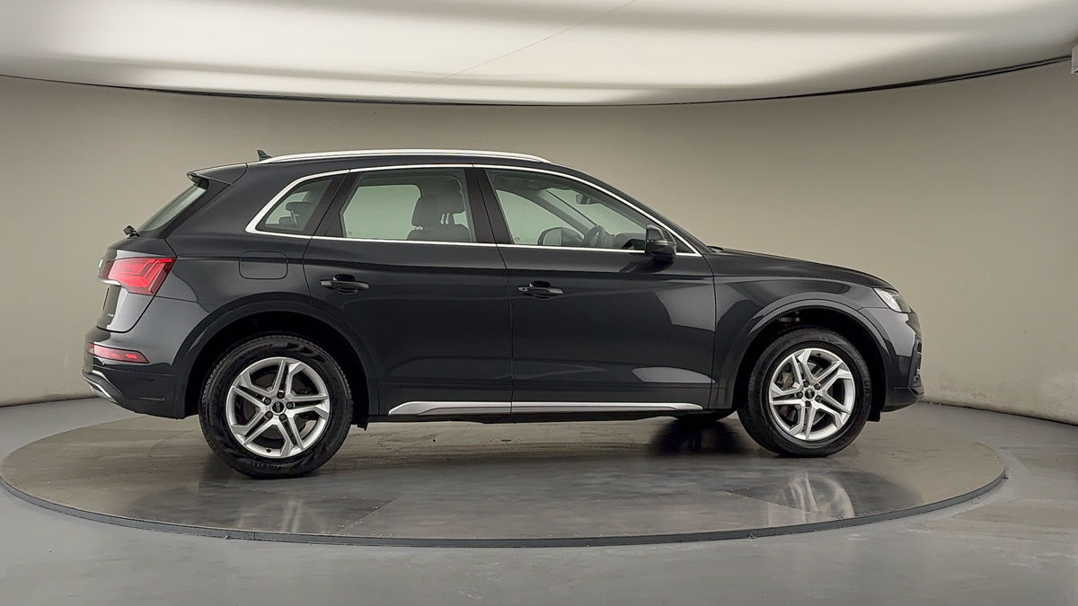 More views of Audi Q5