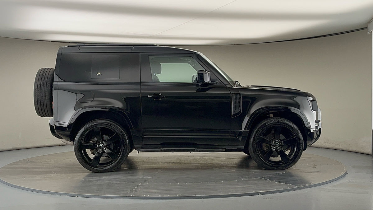 Land Rover Defender 90 Image 16