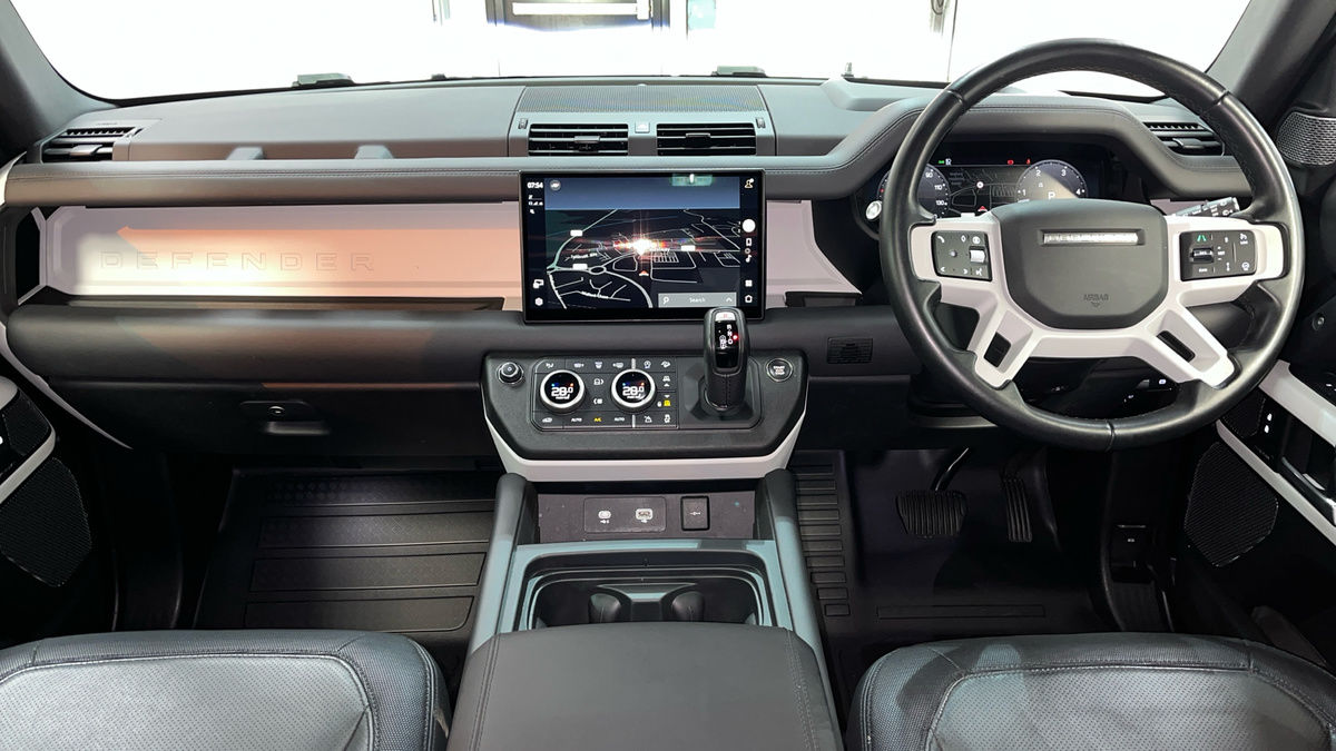 Land Rover Defender 110 Urban Image 23