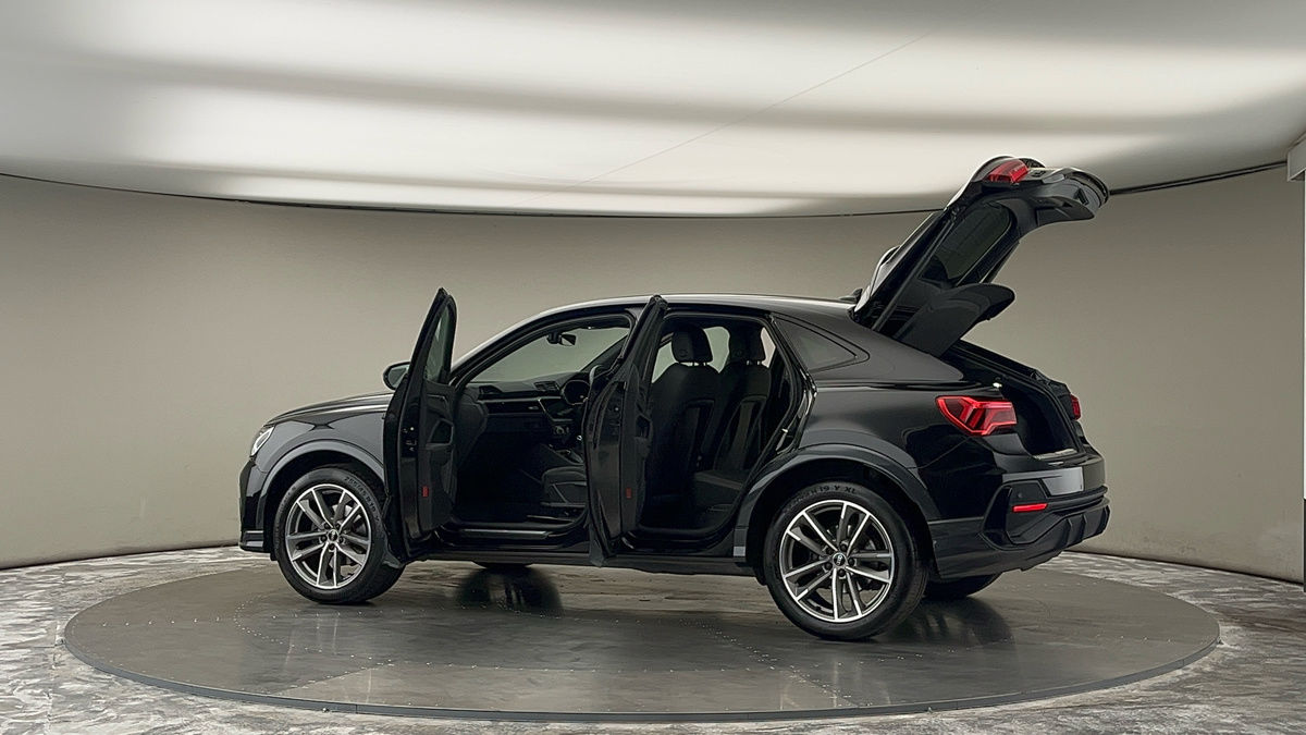 More views of Audi Q3