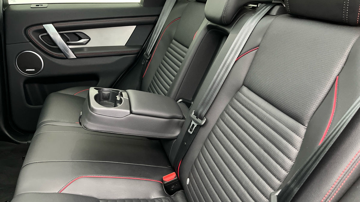 Land Rover Discovery Sport Image 9