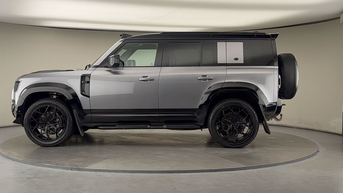 Land Rover Defender 110 Urban Image 15