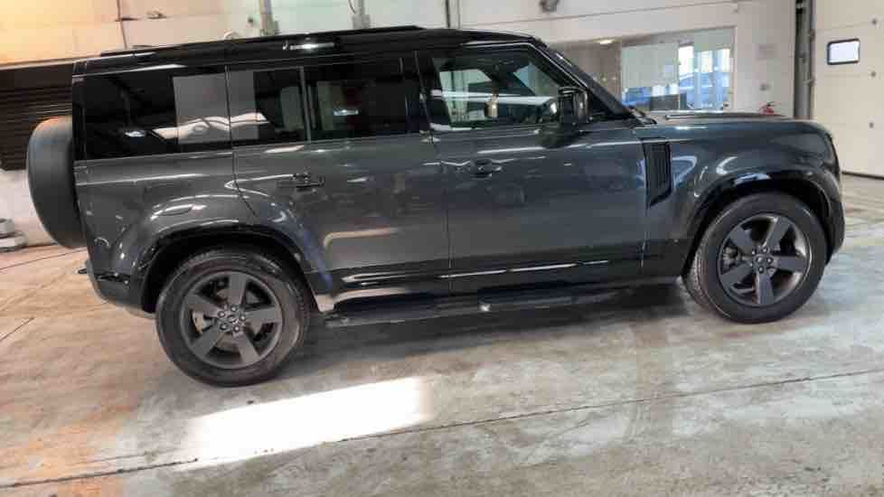 More views of Land Rover Defender 110