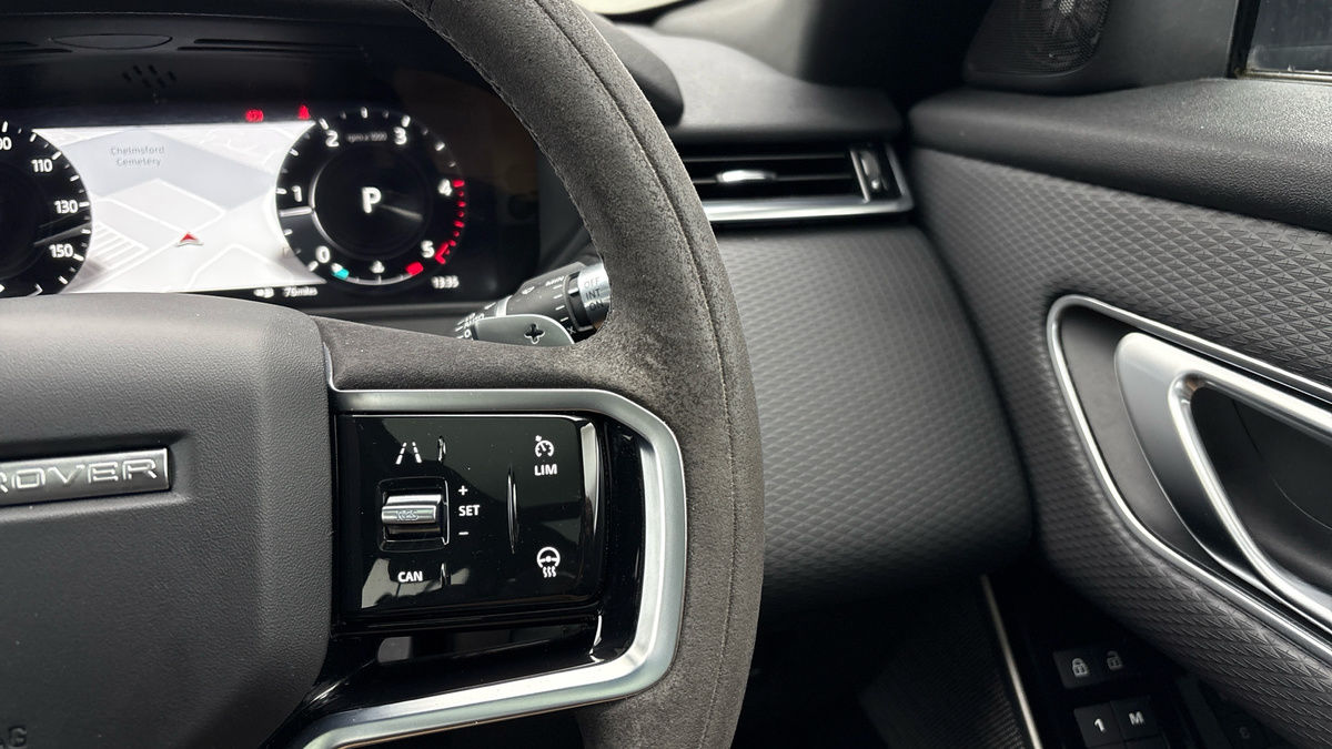 Land Rover Range Rover Velar Image 14