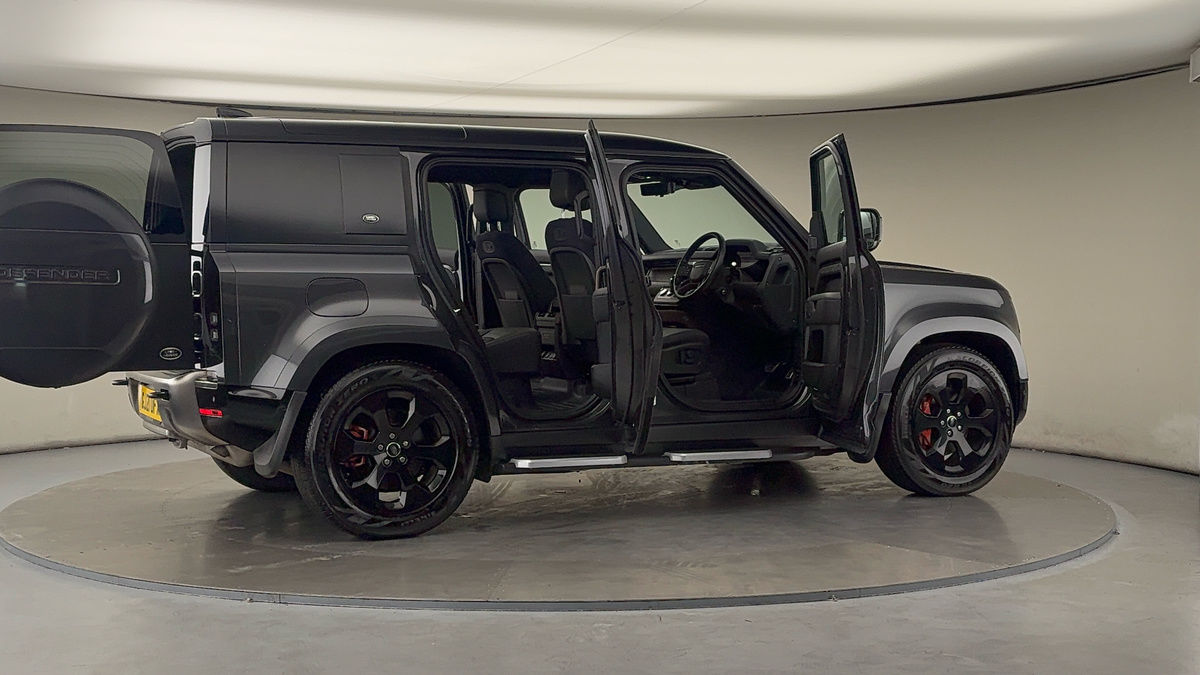 More views of Land Rover Defender 110