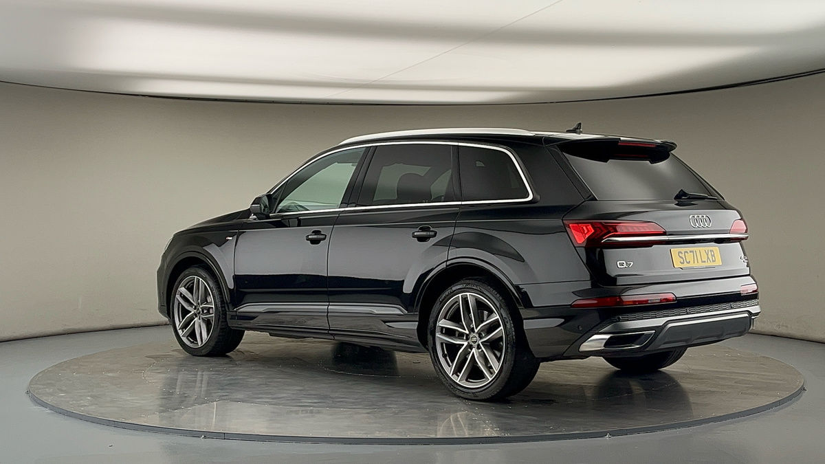 More views of Audi Q7