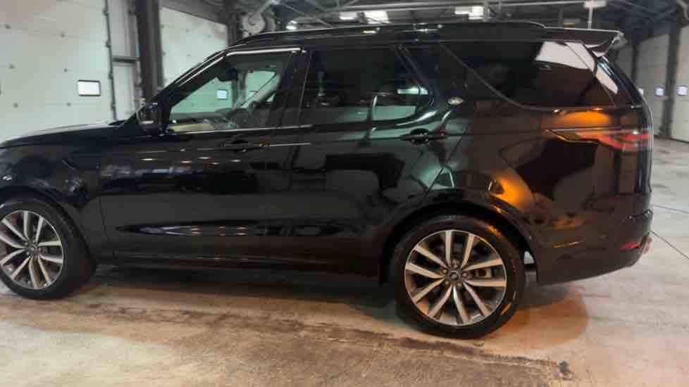 More views of Land Rover Discovery