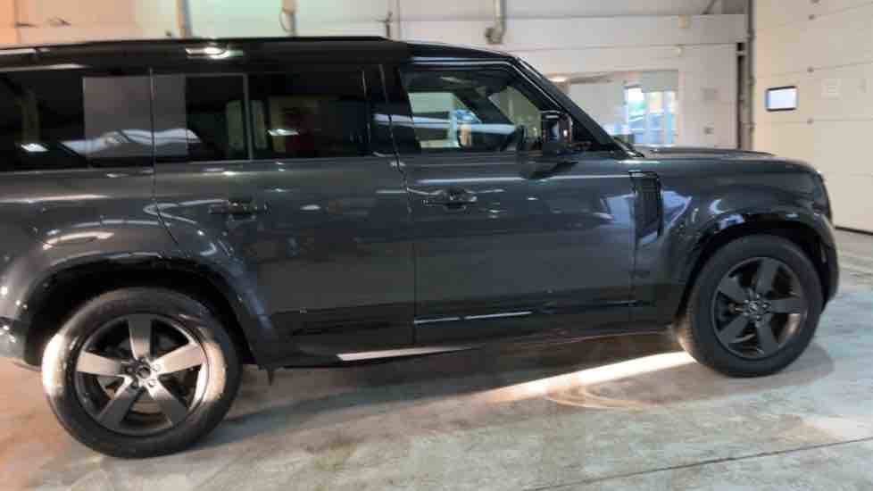 More views of Land Rover Defender 110