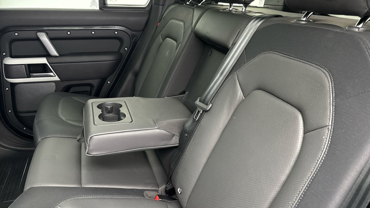 Land Rover Defender 110 Urban Image 18
