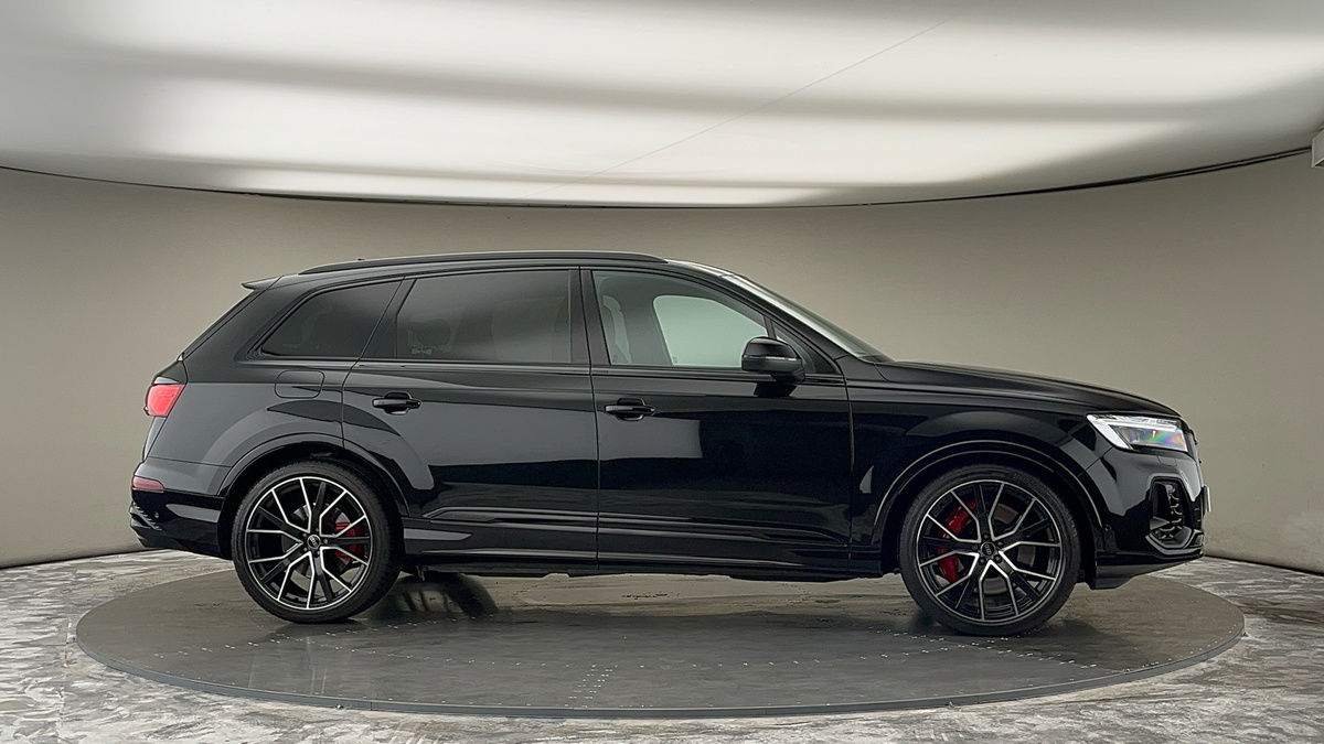 More views of Audi SQ7
