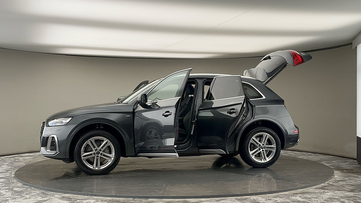 More views of Audi Q5