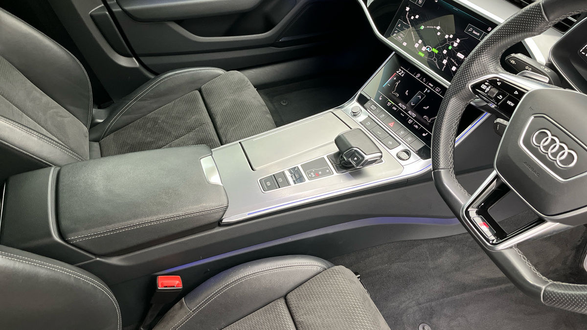 Audi A6 Saloon Image 18