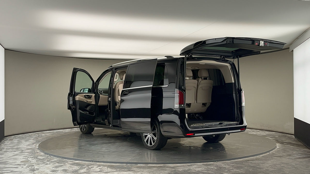 Mercedes-Benz V Class Image 23