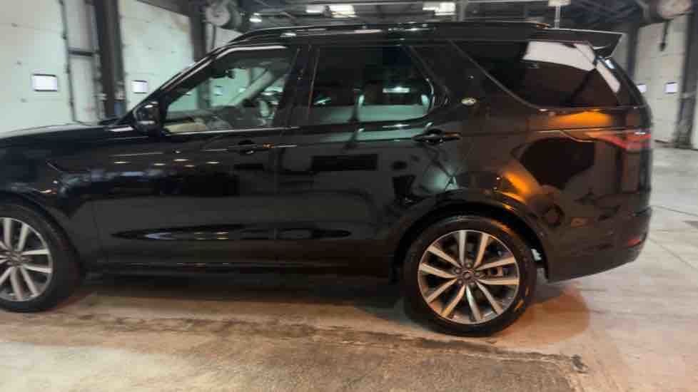 More views of Land Rover Discovery