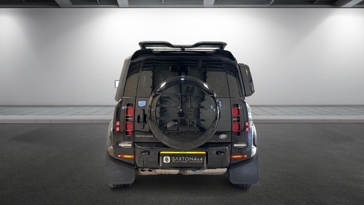 Land Rover Defender 110 Image 4
