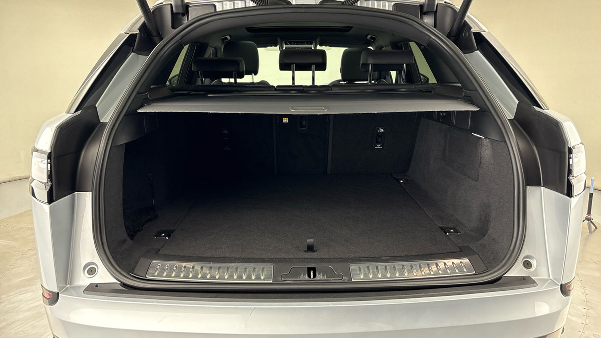 Land Rover Range Rover Velar Image 11