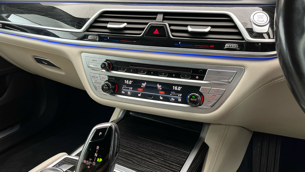 BMW 7 Series Image 6