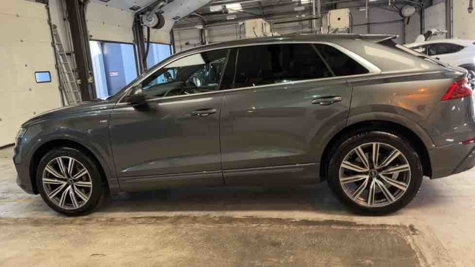 More views of Audi Q8