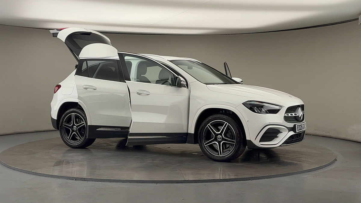 More views of Mercedes-Benz GLA