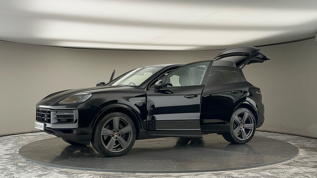 More views of Porsche Cayenne