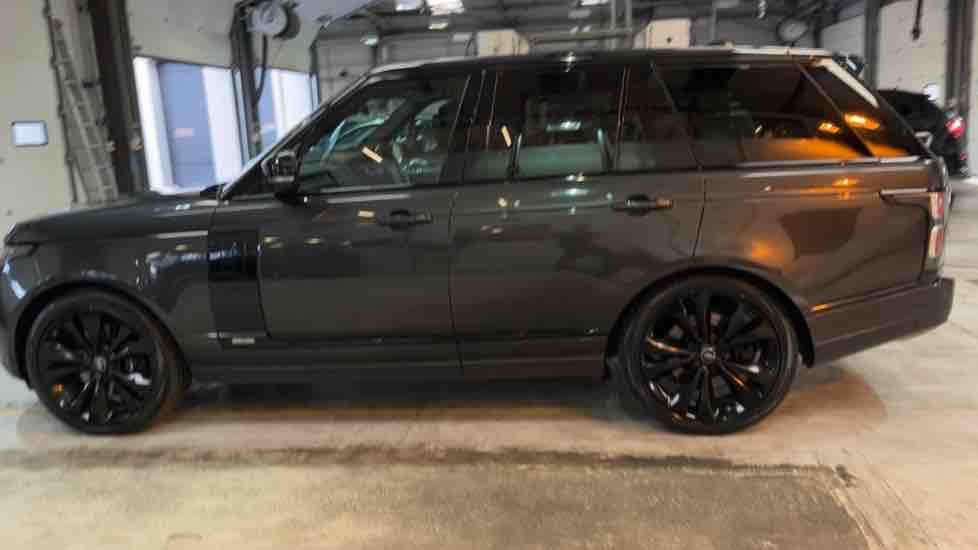 More views of Land Rover Range Rover