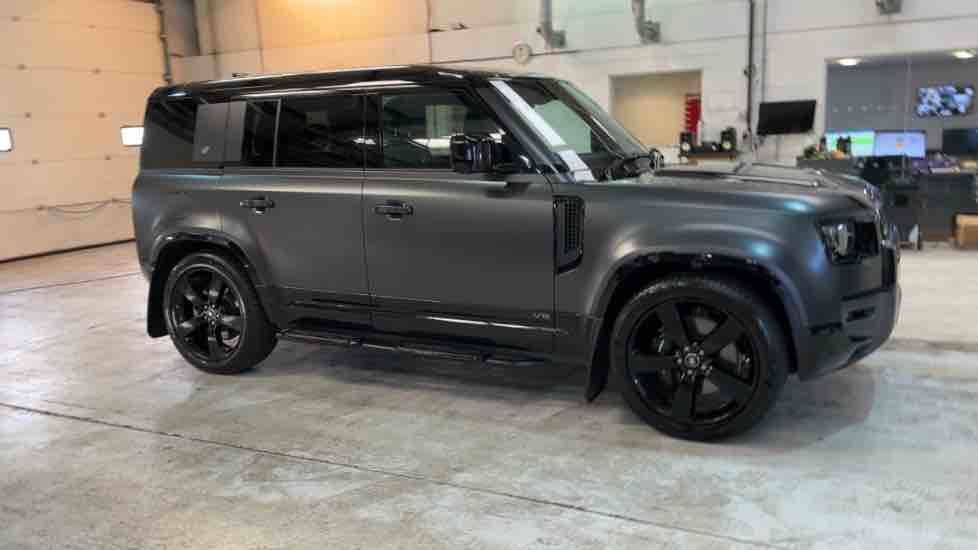 More views of Land Rover Defender 110