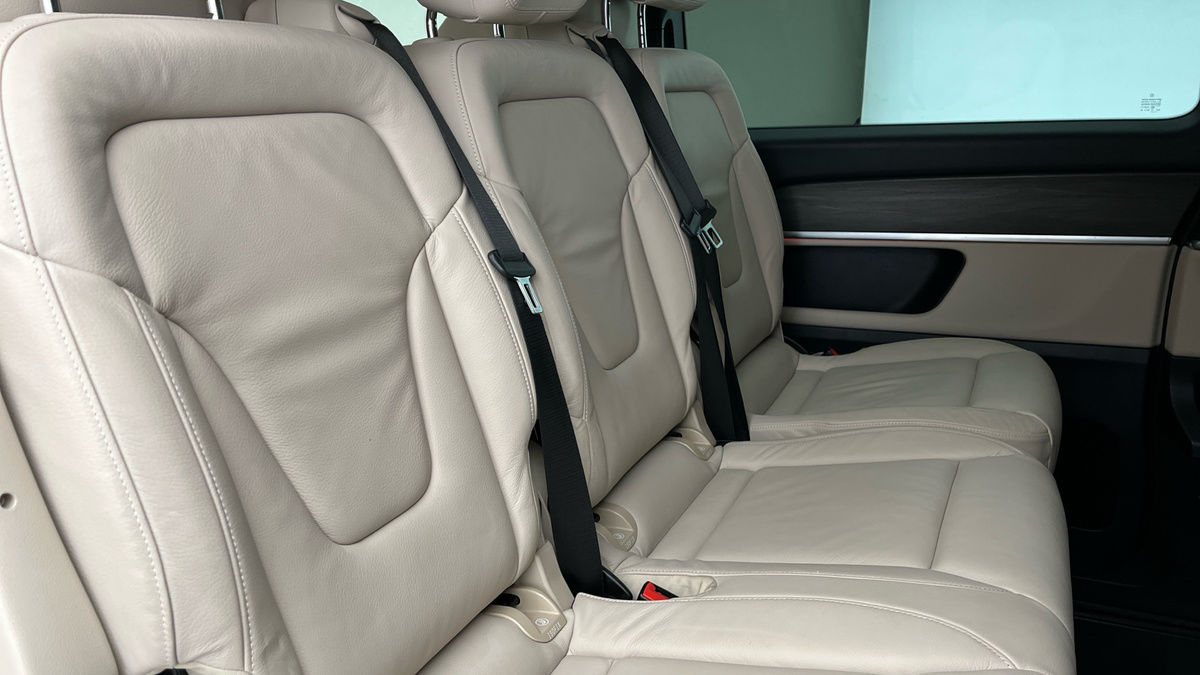 Mercedes-Benz V Class Image 9