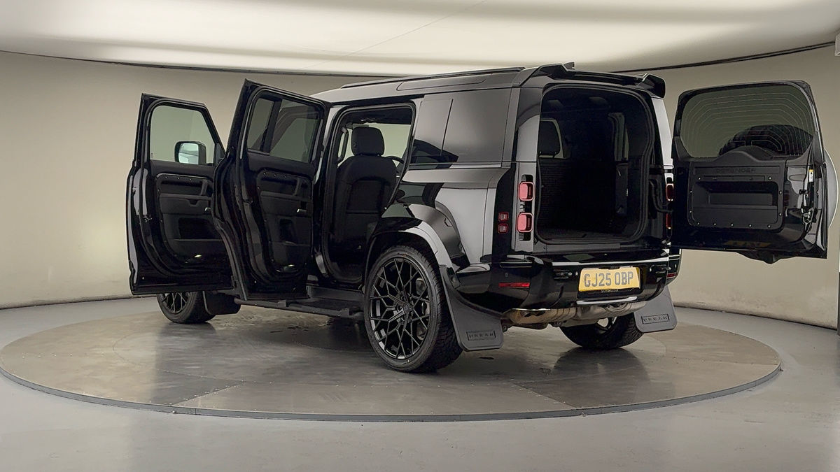 More views of Land Rover Defender 110