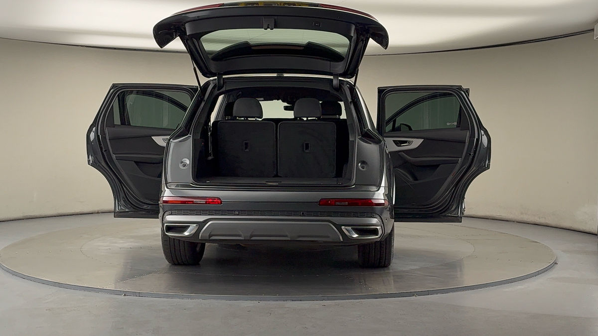 More views of Audi Q7