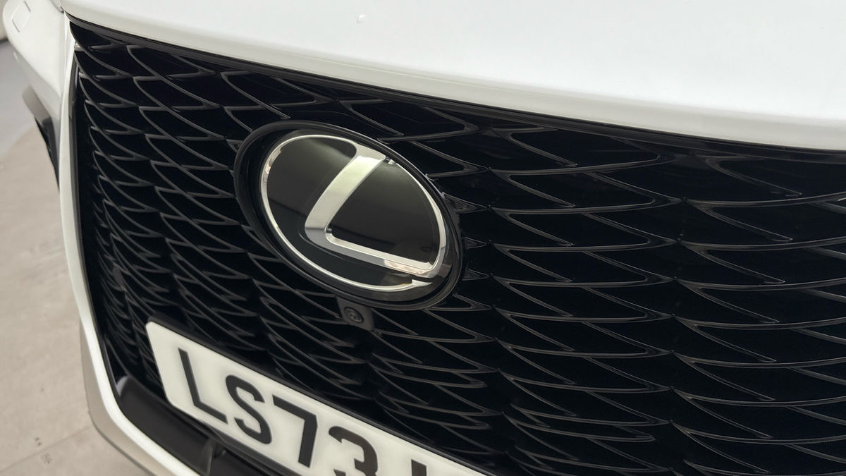 Lexus NX Image 24