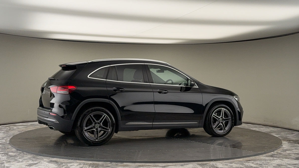 More views of Mercedes-Benz GLA