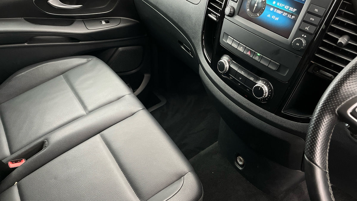Mercedes-Benz Vito Image 18