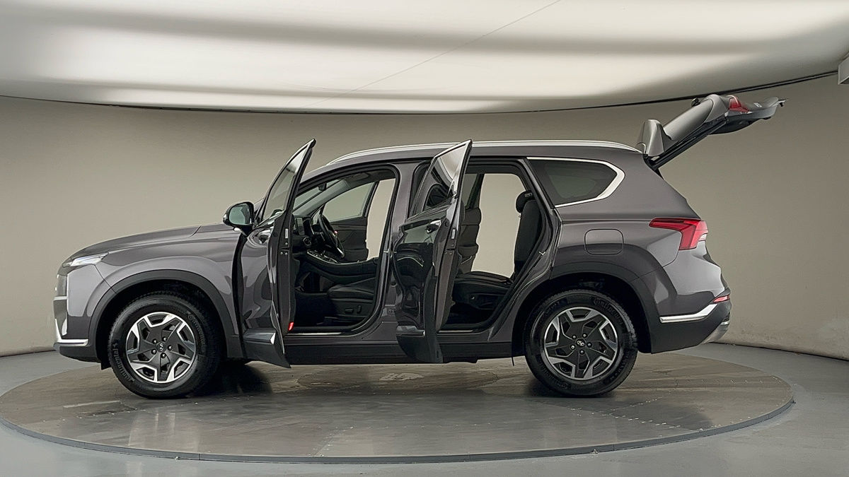 More views of Hyundai Santa Fe