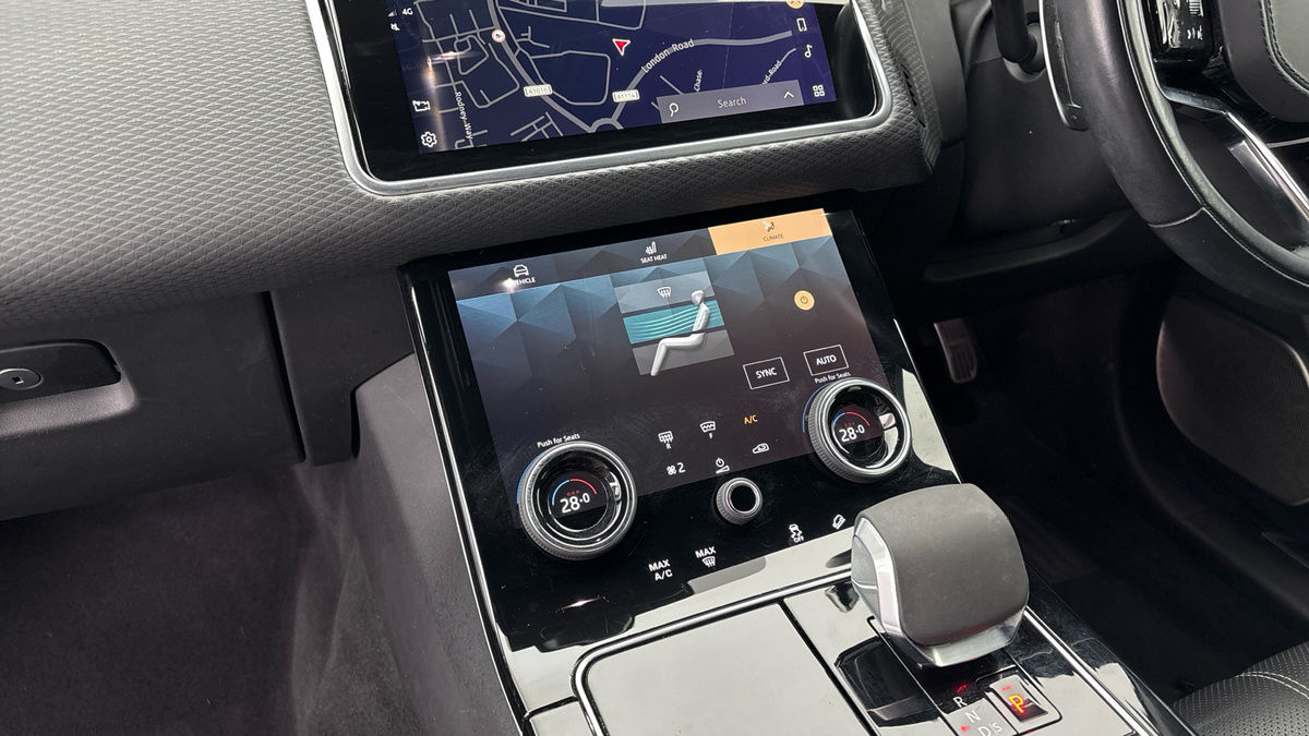 Land Rover Range Rover Velar Image 6