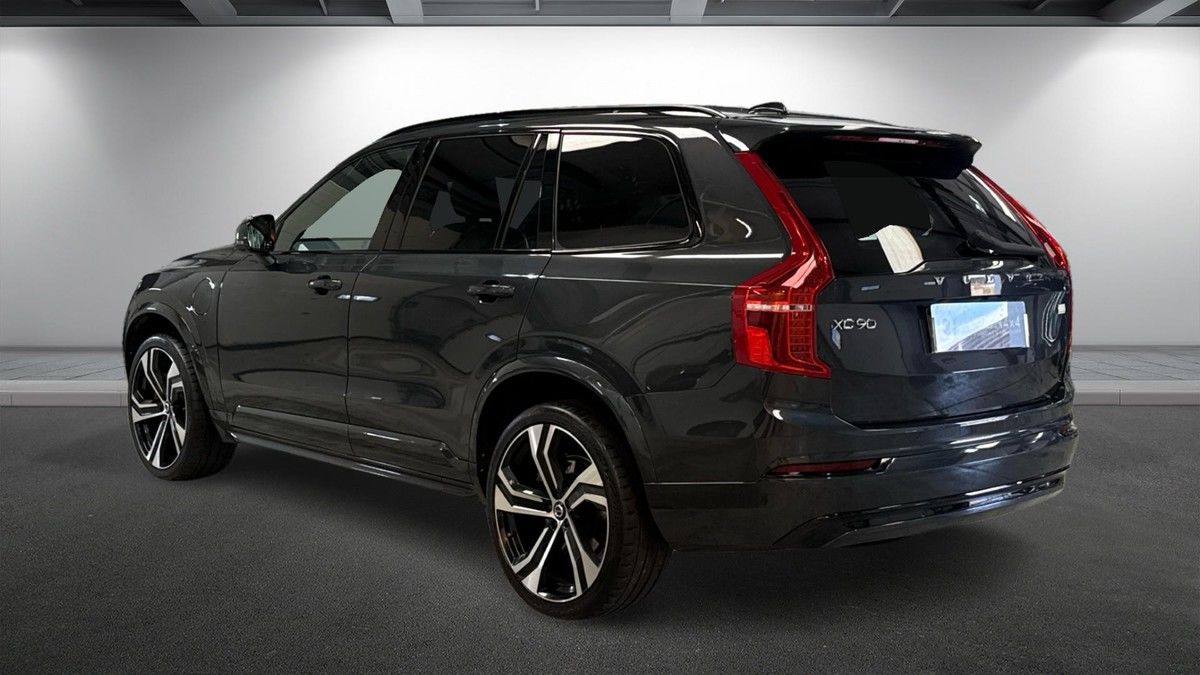 Volvo XC90 Image 2