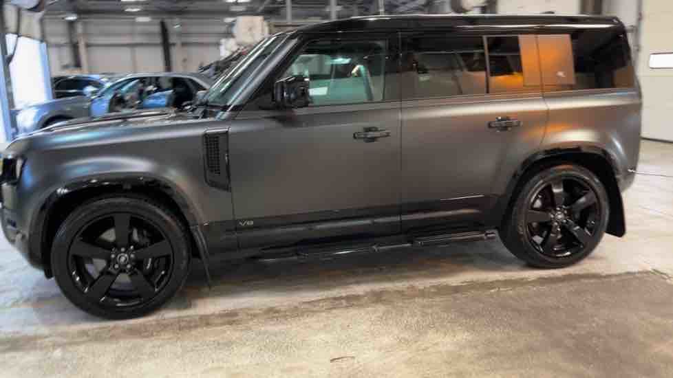 More views of Land Rover Defender 110