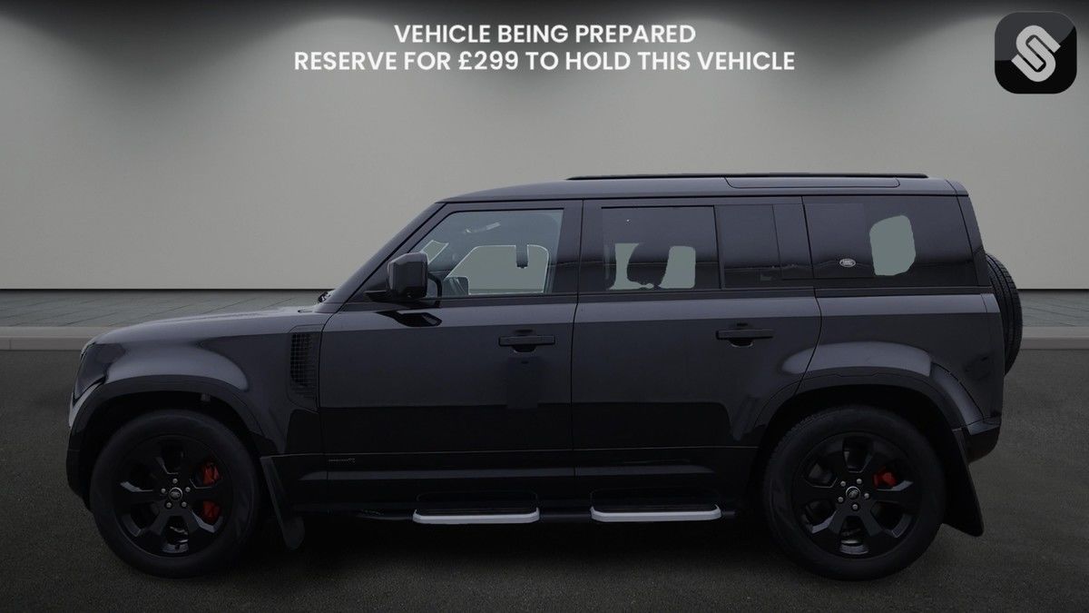 Land Rover Defender 110 Image 6