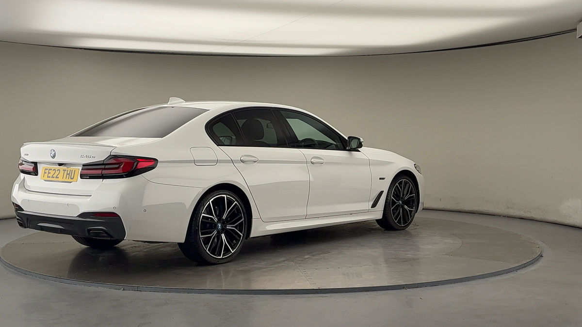 BMW 5 Series Image 21