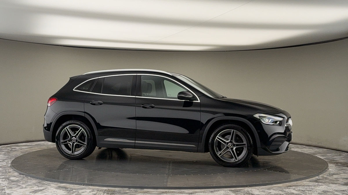 More views of Mercedes-Benz GLA