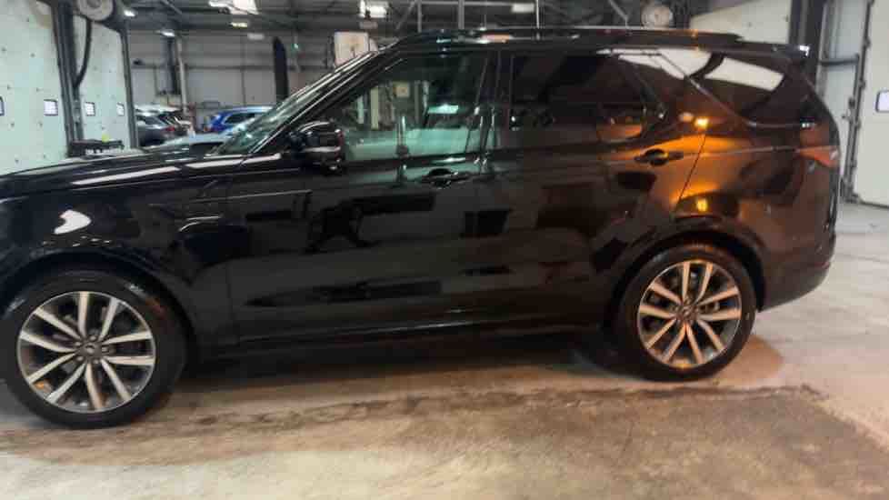 More views of Land Rover Discovery