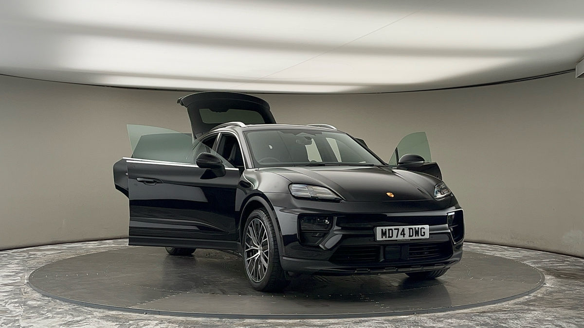 More views of Porsche Macan