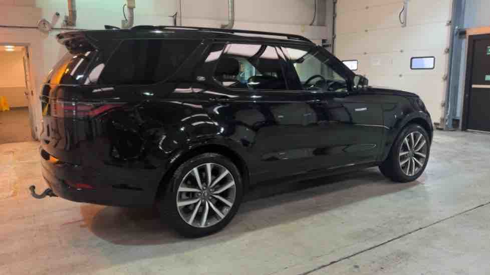 More views of Land Rover Discovery