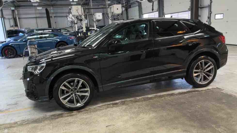 More views of Audi Q3